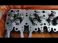 CATシリーズ用に特別設計されたライトシルバー・ディーゼルエンジン部品